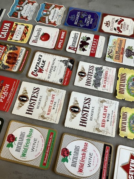 画像2: 1920’S 30'S 40'S 50'S 60'S　57pcs/set　ヴィンテージ　デッドストック　ワインラベル　フランス　アメリカ　アップルワイン　ピーチワイン　チェリーワイン　赤ワイン　白ワイン　ラベル　アドバタイシング　デザインサンプルに　店舗ディスプレイに　57枚セット　アンティーク　ビンテージ (2)