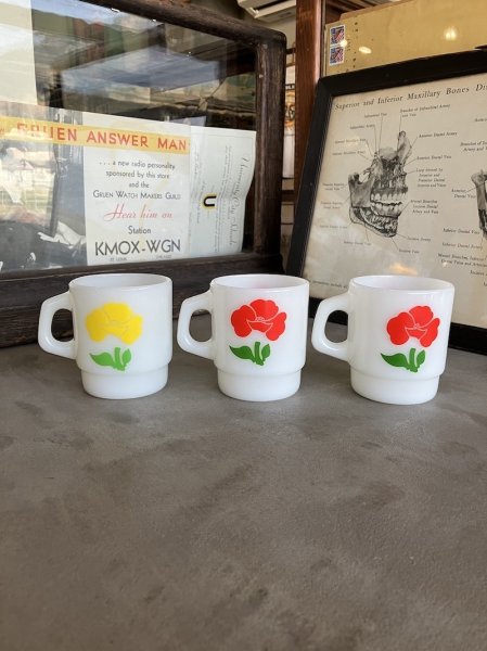 画像2: 1960'S 70'S　Fire-King　スタッキングマグ　FOXY FLOWERS　フォクシーフラワーズ　ポピー　アンカーホッキング　ファイヤーキング　レッド＆イエロー　ミントコンディション　アンティーク　ビンテージ (2)