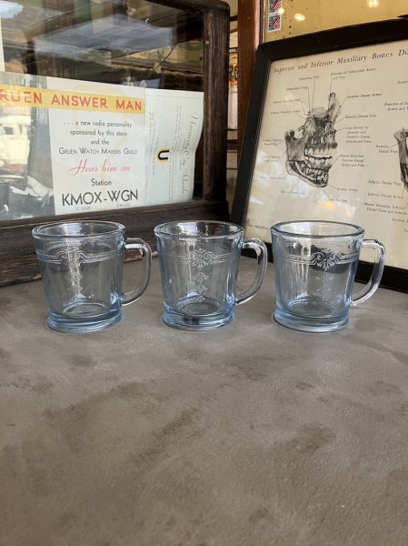 画像1: 1940'S　Fire-King　サファイアブルー　フィルビー　最初期　刻印無し　ファイヤーキング　Dハンドルマグ　ヘヴィーウエイト　アンティーク　ビンテージ (1)