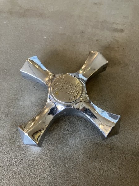 画像4: 1930'S 40'S　蛇口ハンドル　大型　C　W　バラ売　水栓　蛇口　プランビング　ヘヴィーブラス　ハンドル　アンティーク　ビンテージ (4)