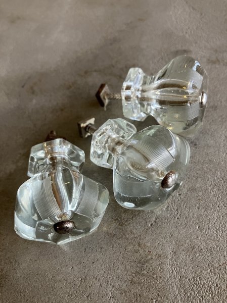 画像2: 1910'S 20'S　アーリーセンチュリー　ガラス取手　大型　リブタイプ　キャビネットノブ　ドロワープル　クリアガラス　アイアン　3pcs set　アンティーク　ビンテージ (2)