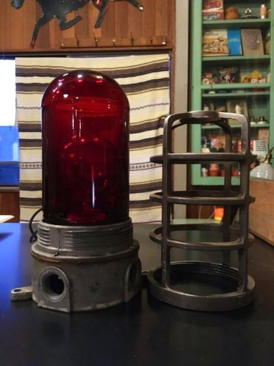 画像1: 1940'S 50’S　RAB　シップライト　ポーチライト　ケージランプ　ヘヴィーデューティー　赤色灯　エマージェンシー　暗室　インダストリアル　シーリングライト　フラッシュマウント　ラウンドクリアガラスシェード　1灯　キャストアルミニューム　アンティーク　ビンテージ