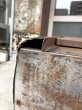 画像18: 1940'S 50'S　メタルロッカー　ワードローブ　ハンガーラック　店舗什器　ミルクティーカラー　ブラウン　カギ付　2段　ダブルドア　スチール　インダストリアル　industrial　アンティーク　ビンテージ  (18)