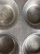 画像17: MIRRO　ミロ　COMET　コメット　USA　マフィン　カップケーキ　モールド　型　アルミカップ　小物入れ　テーブルソーター　カップケーキパン　マフィンパン　カントリー雑貨　ショップ什器　アンティーク　ビンテージ (17)