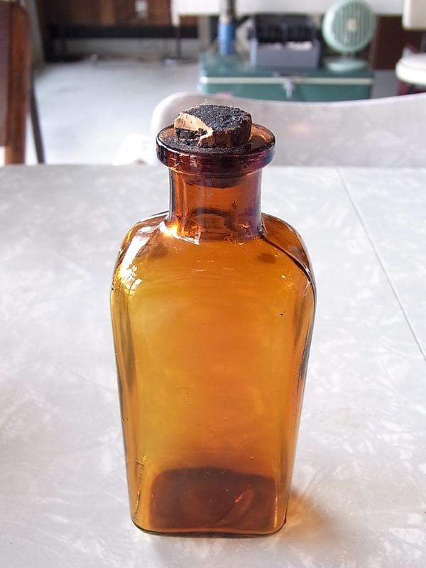 正規流通品 Lilly poison bottle ポイズンボトル アンティークボトル