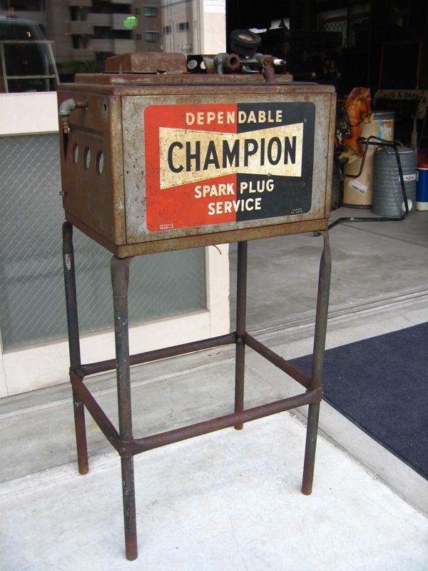 CHAMPION SPARK PLUG チャンピオン 1940'S 1950'S スパークテスター カーボンリムーバル///  ロストアンドファウンデーション /// 岡山市にてアンティーク家具、ビンテージ 雑貨とラスティック、シャビー、インダストリアル店舗什器のオンラインショップです。