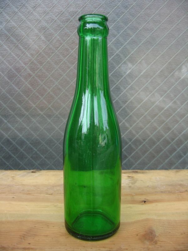 1930'S SODA BOTTLE ソーダボトル ポップボトル ガラスボトル グリーン/// ロストアンドファウンデーション ///  岡山市にてアンティーク家具、ビンテージ雑貨とラスティック、シャビー、インダストリアル店舗什器のオンラインショップです。