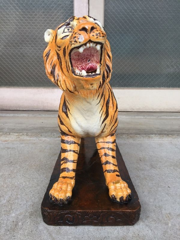 TIGER　とら　トラ　置物　オブジェ　タイガー　虎　オブジェ　陶器　石膏　アンティーク　ビンテージ