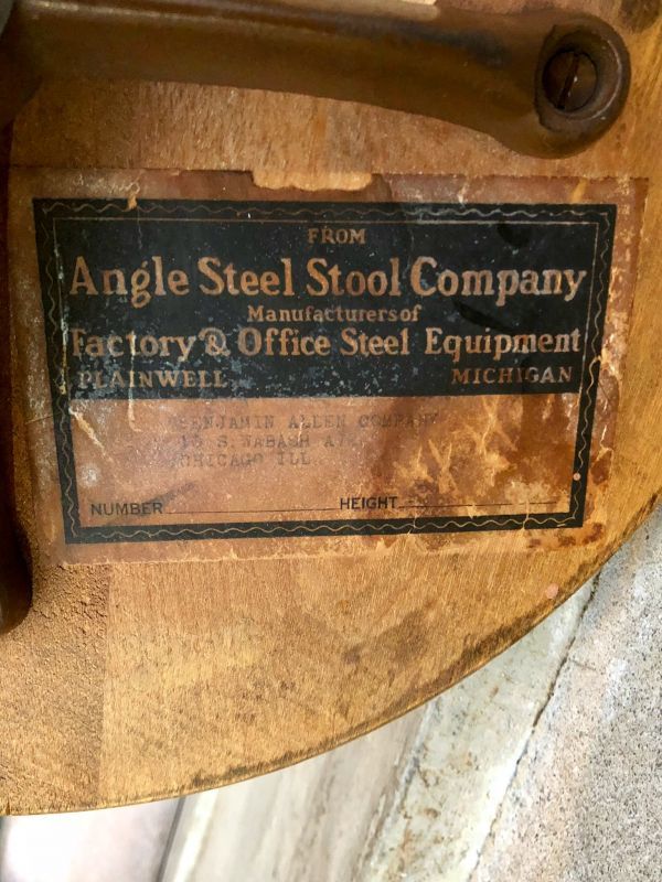 1920'S 30'S Angle steel stool company スイベル 高さ調整機能 ウッド×アイアン スツール インダストリアル///  ロストアンドファウンデーション /// 岡山市にてアンティーク家具、ビンテージ雑貨とラスティック、シャビー、インダストリアル店舗什器のオンラインショップ  ...