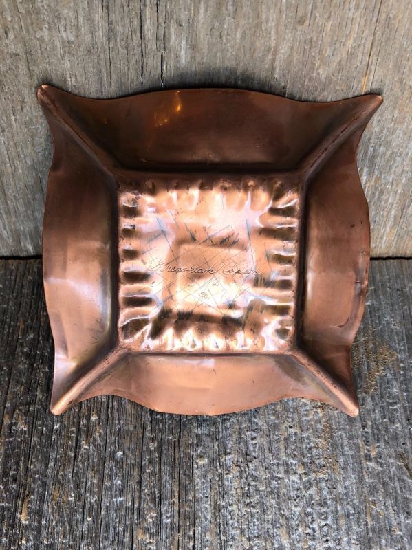 gregorian copper CALIFORNIA 灰皿 アッシュトレイ 銅 ハンドメイド/// ロストアンドファウンデーション ///  岡山市にてアンティーク家具、ビンテージ雑貨とラスティック、シャビー、インダストリアル店舗什器のオンラインショップです。 ディスクリプション