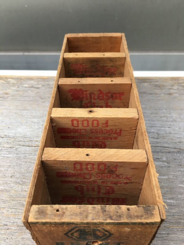 1930'S 40'S 50'S CHEESE CRATE チーズBOX チーズクレート ショップカード ホルダー 名刺入れ WINDSOR  KRAFT AMERICAN ウッドボックス ミニ 木箱 チーズボックス アドバタイジング/// ロストアンドファウンデーション ///  岡山市にてアンティーク家具、ビンテージ雑貨とラ ...