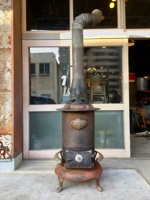 1880'S 1890'S 1900'S　SIMMONS WILSON　アンティーク　キャストアイアンストーブ　美品　暖炉　薪ストーブ　 Fireplace　ファイヤープレイス　店舗什器　猫脚　煙突付き　ビンテージ