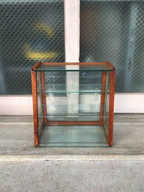 1940'S 50'S　木製枠　全面ガラス　ショーケース　展示ケース　ディスプレイケース　ショップ什器　店舗什器　カウンタートップケース　3段　ウッド　 クリアガラス　ジュエリーショップ　アクセサリーショップ　アンティーク　ビンテージ