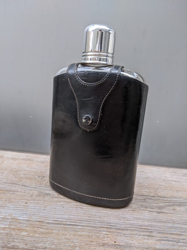1950'S 60'S フラスク スキットル レザーカバー glass flasks leather cowhide cases アルコールボトル  ウイスキー ジン ウォッカ テキーラ ラム酒 酒瓶 アンティーク ビンテージ